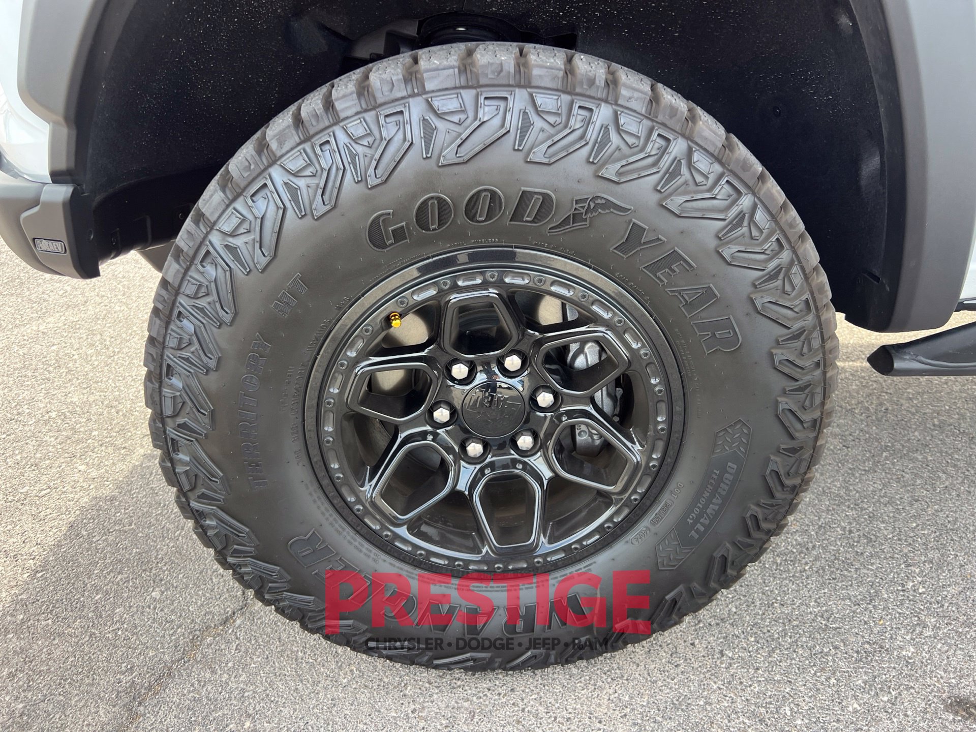 Used 2025 Chevrolet Colorado ZR2 w/ ZR2 Bison Edition AWD/4WD image 16