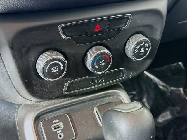 Used 2018 Jeep Compass Latitude image 16