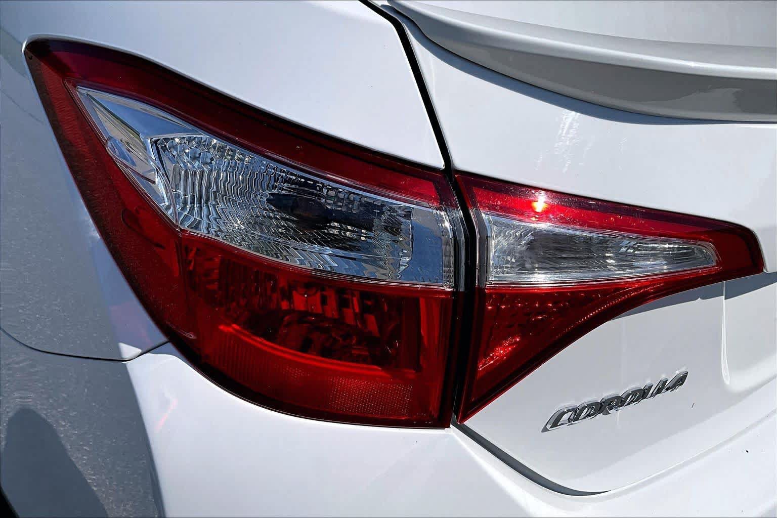 Used 2015 Toyota Corolla S FWD image 28