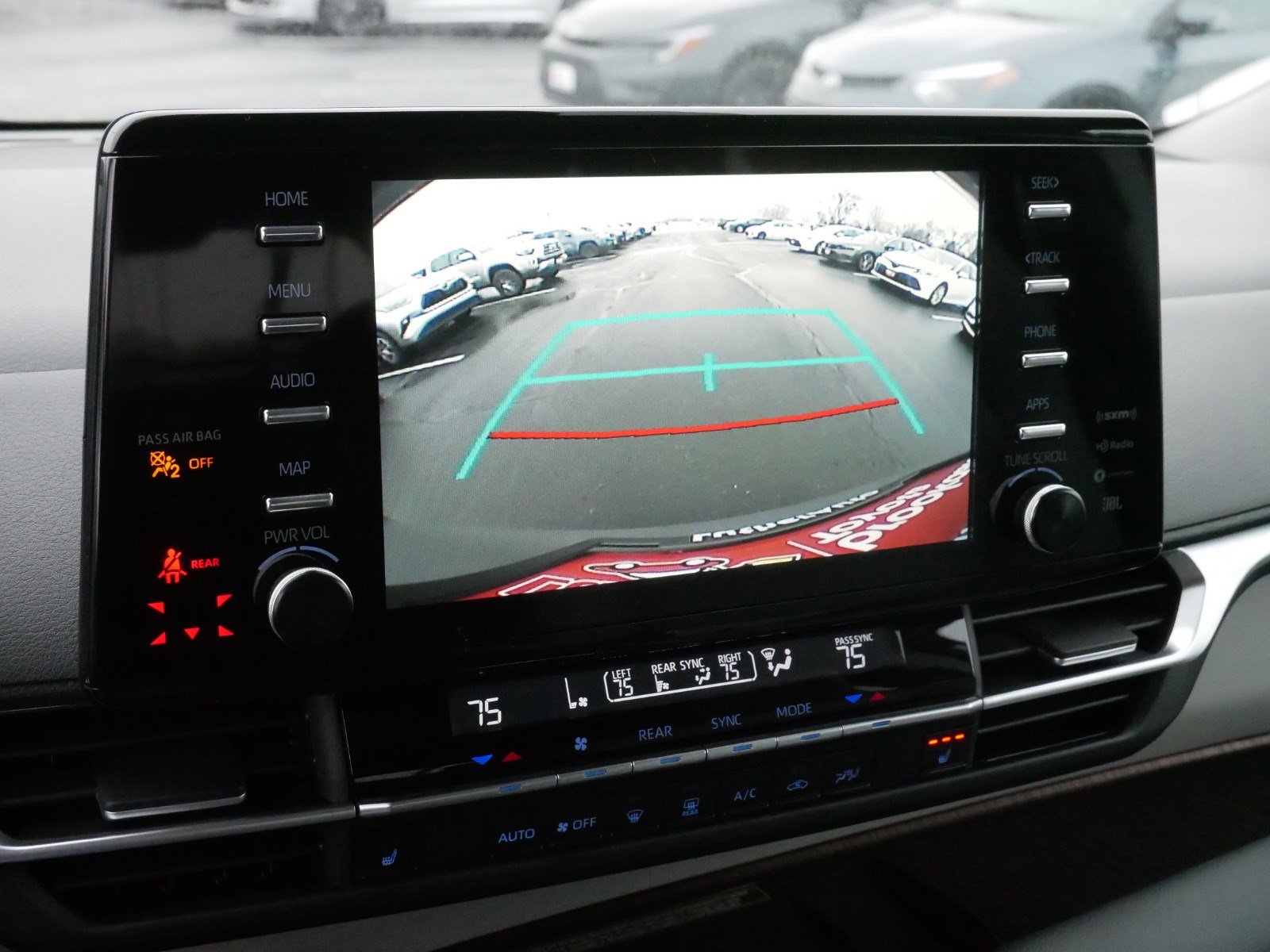 New 2024 Toyota Sienna XLE image 29