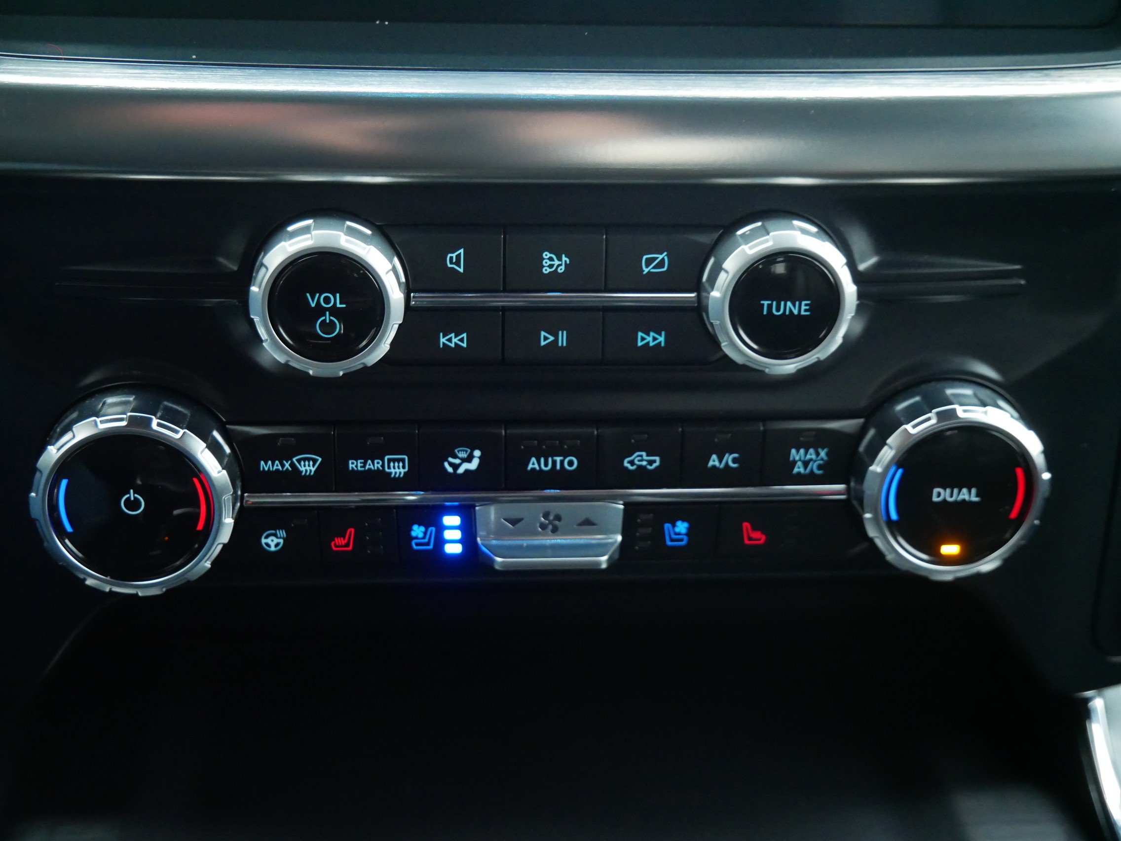 Used 2023 Ford F150 Lariat w/ Equipment Group 502A High AWD/4WD image 11