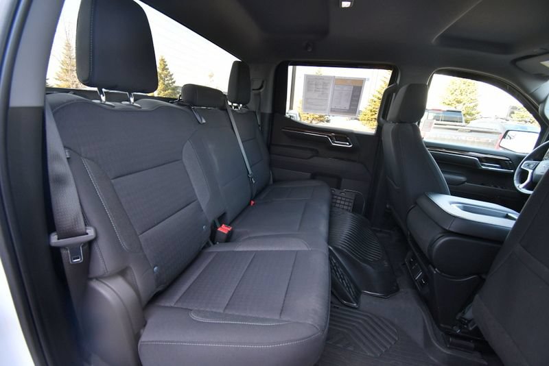 Used 2023 Chevrolet Silverado 1500 RST w/ Z71 Off-Road Package AWD/4WD image 18