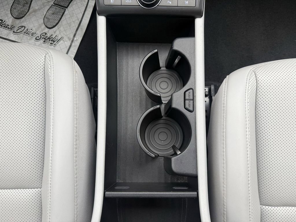 Used 2024 Hyundai Kona Limited image 26