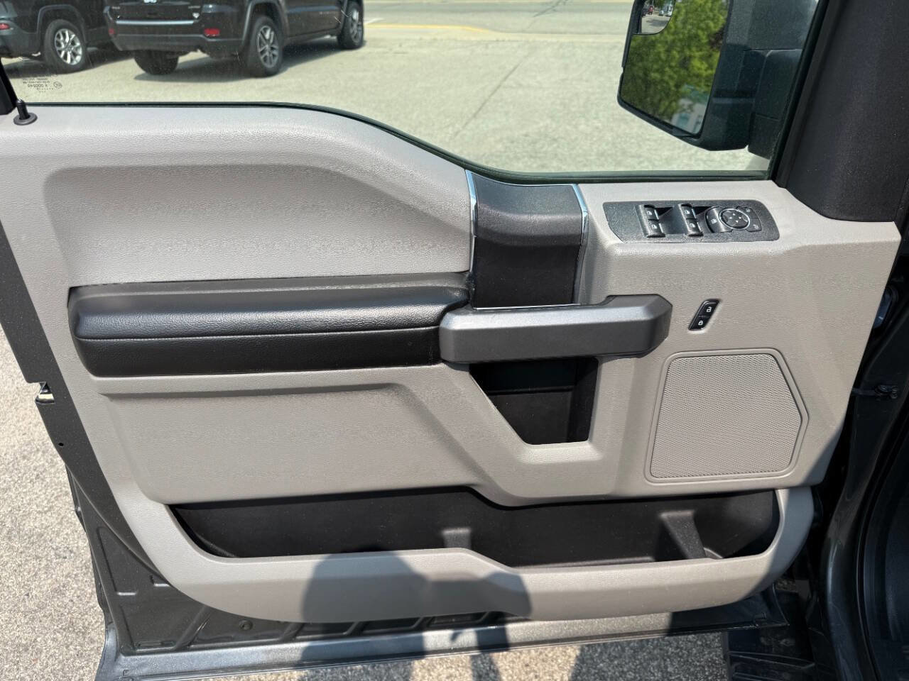 Used 2018 Ford F150 XLT w/ Trailer Tow Package image 10