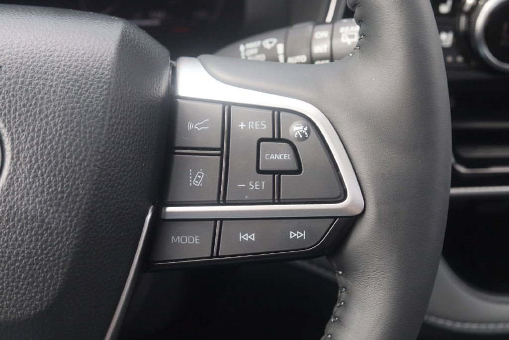 Used 2026 Toyota Highlander Platinum AWD/4WD image 12