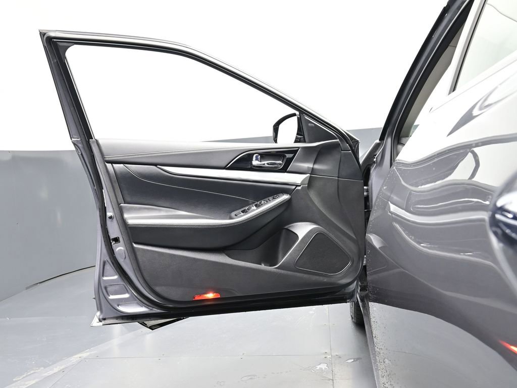 Used 2023 Nissan Maxima SV w/ Floor Mat Group image 16