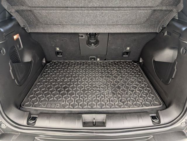 Used 2021 Jeep Renegade Latitude w/ Convenience Group image 28