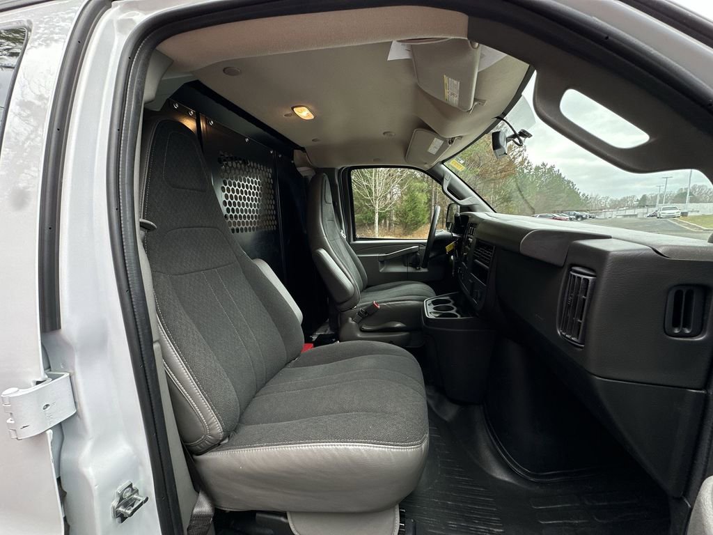 Used 2024 Chevrolet Express 2500 w/ Driver Convenience Package image 22