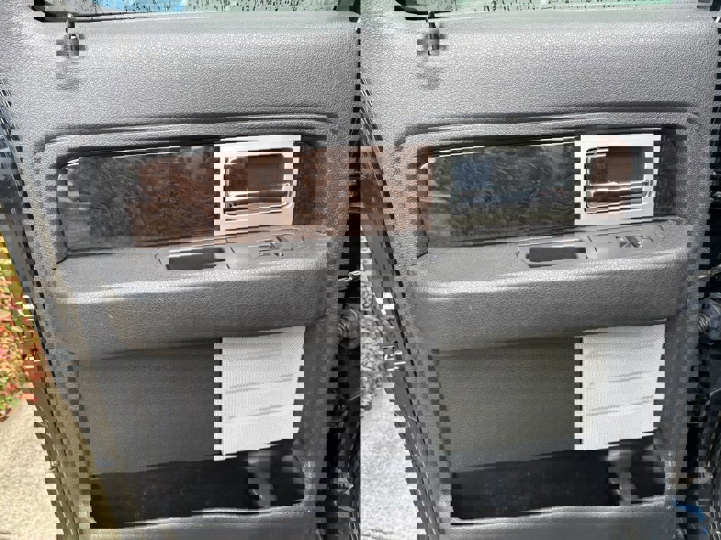 Used 2014 Ford F150 Platinum image 9