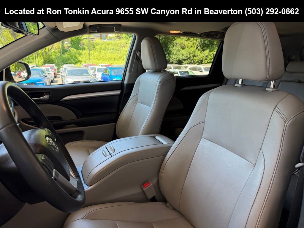 Used 2016 Toyota Highlander XLE AWD/4WD image 14
