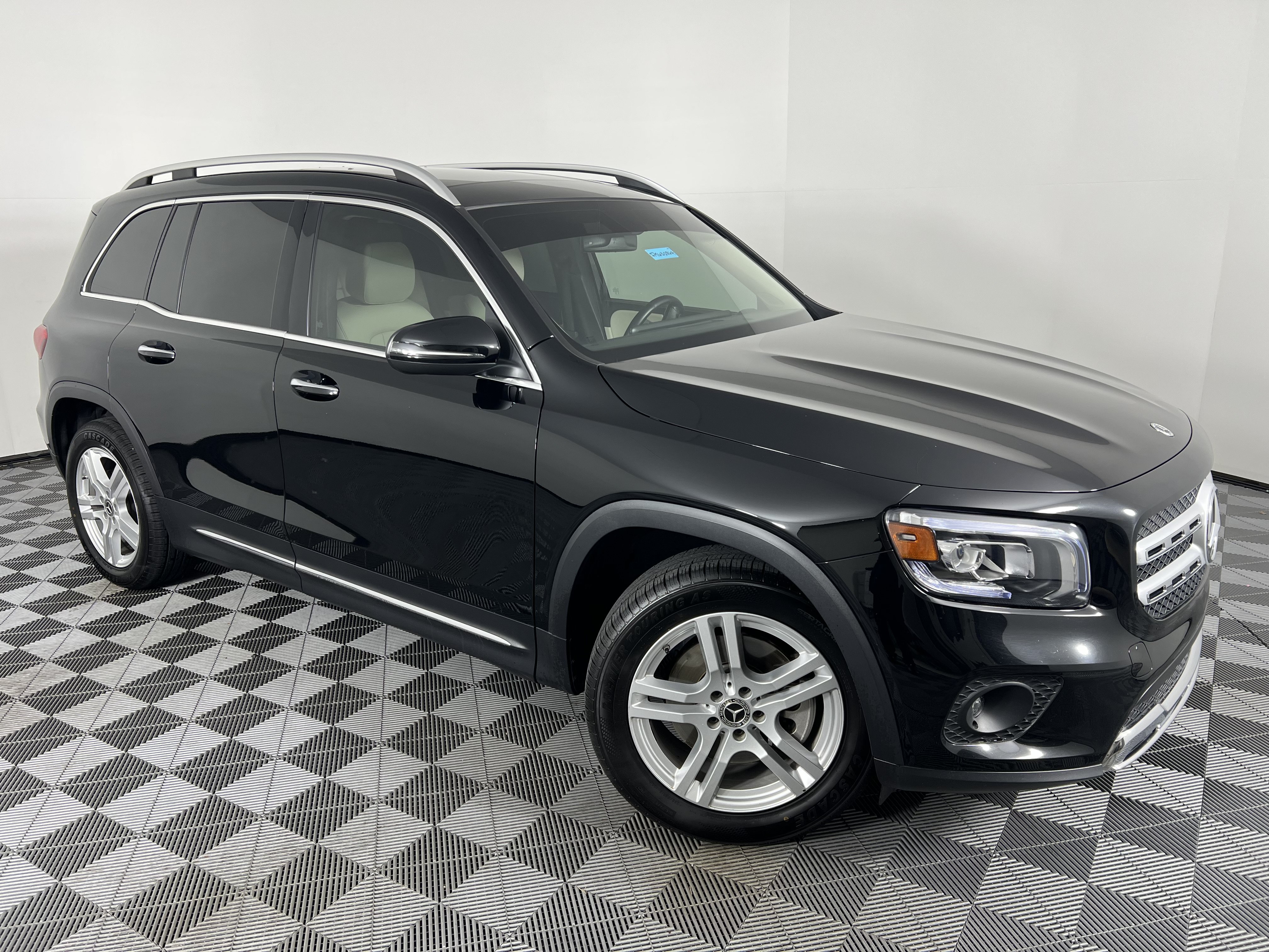 Certified 2023 Mercedes-Benz GLB 250 4MATIC image 2