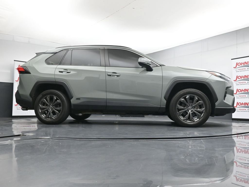 Used 2022 Toyota RAV4 XLE Premium AWD/4WD image 24