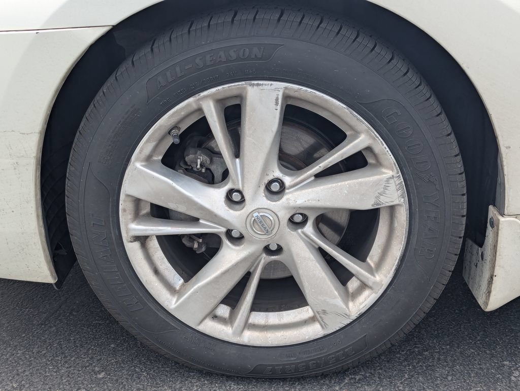 Used 2015 Nissan Altima 2.5 SV w/ Convenience Package FWD image 13