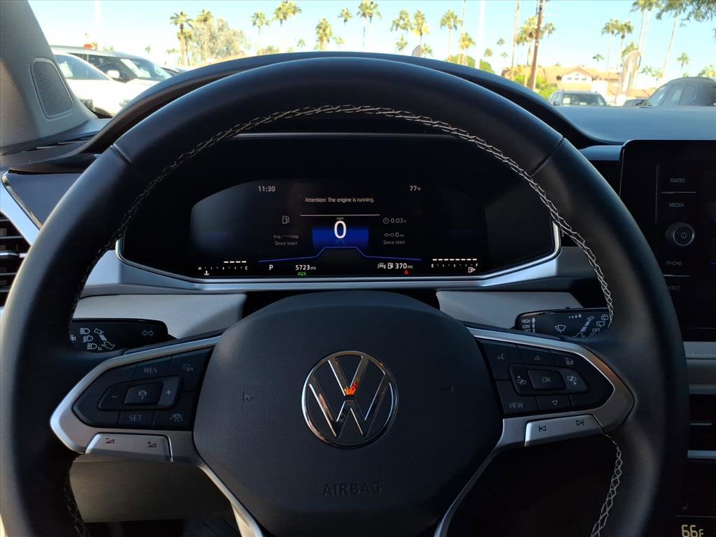 Certified 2025 Volkswagen Taos SE image 26
