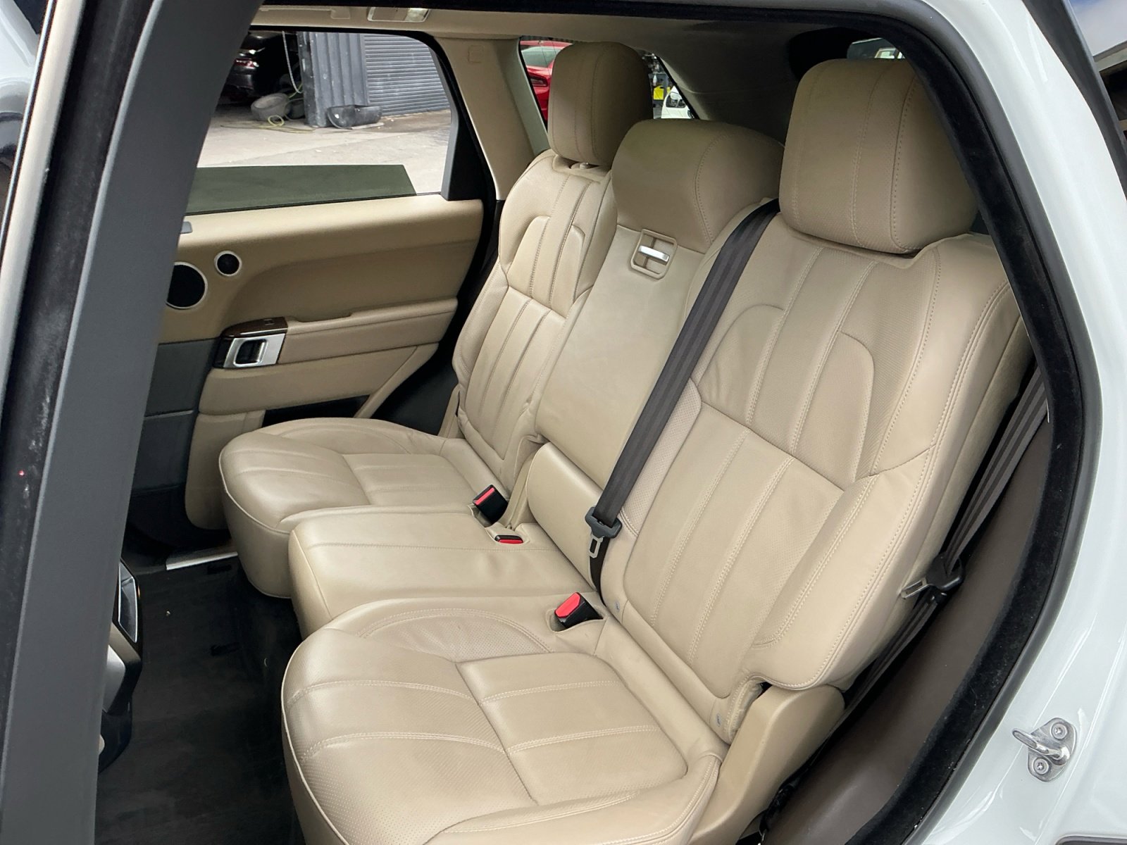 Used 2017 Land Rover Range Rover Sport HSE AWD/4WD image 19