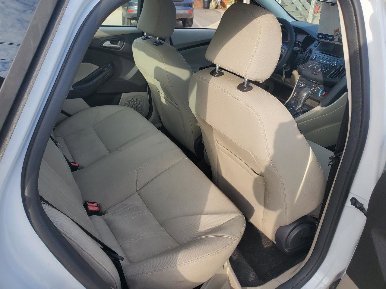 Used 2017 Ford Focus SE image 7