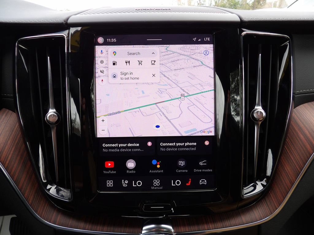 Certified 2024 Volvo XC60 B5 Ultimate w/ Protection Package Premier image 23