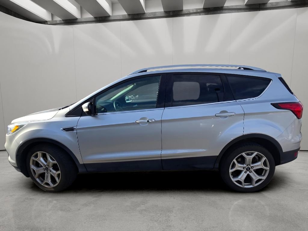 Used 2019 Ford Escape Titanium AWD/4WD image 4