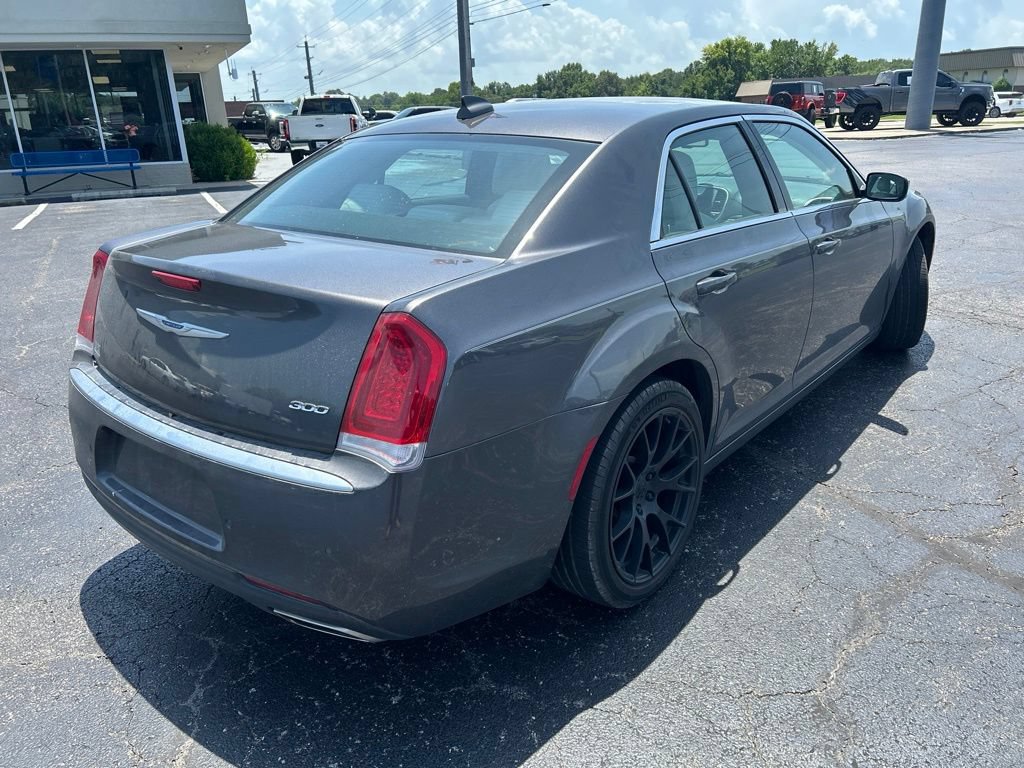 Used 2021 Chrysler 300 Touring L RWD image 7