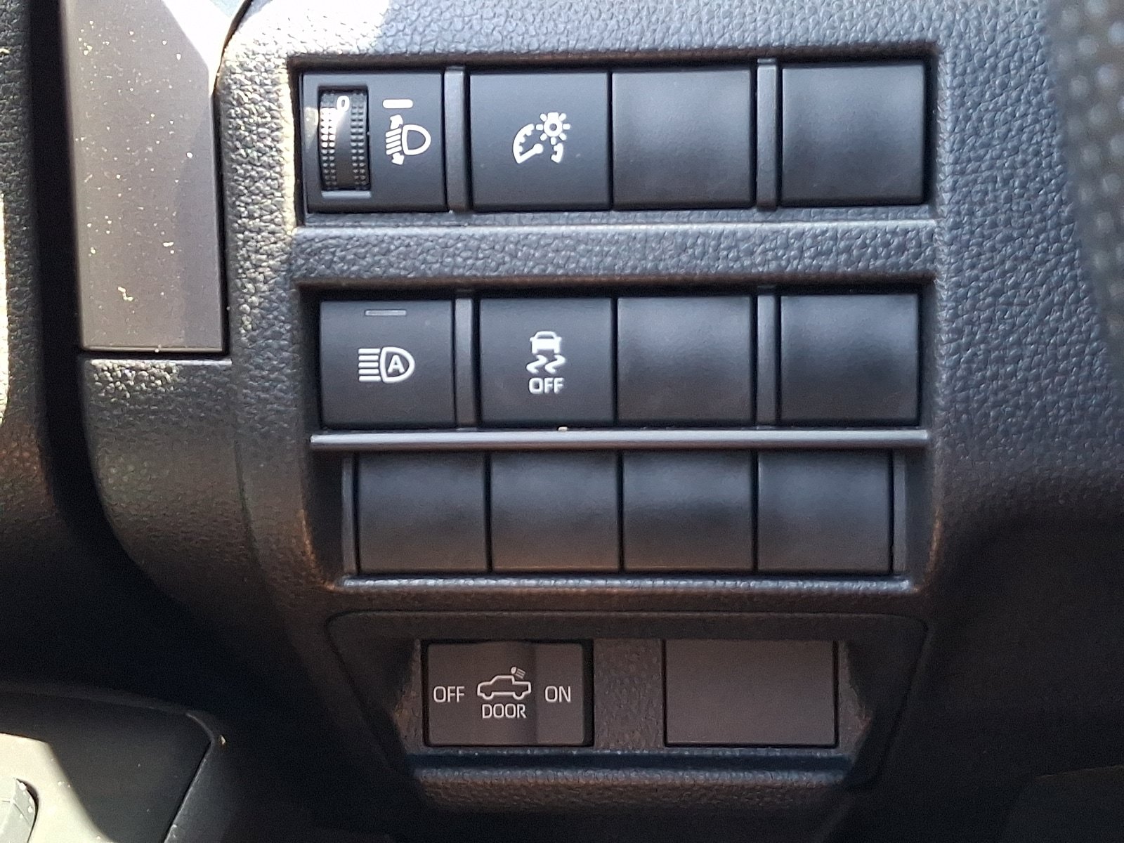 Used 2025 Toyota Tacoma SR5 AWD/4WD image 22