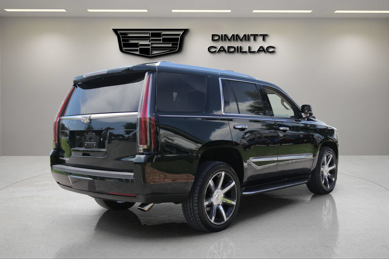 Used 2016 Cadillac Escalade Luxury AWD/4WD image 5