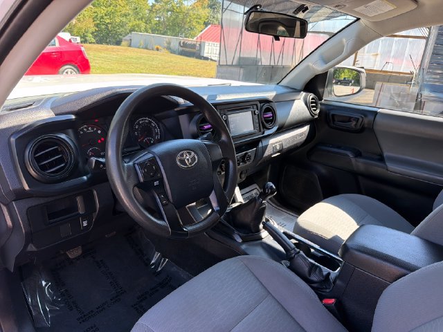 Used 2017 Toyota Tacoma SR w/ SR Convenience Package AWD/4WD image 12