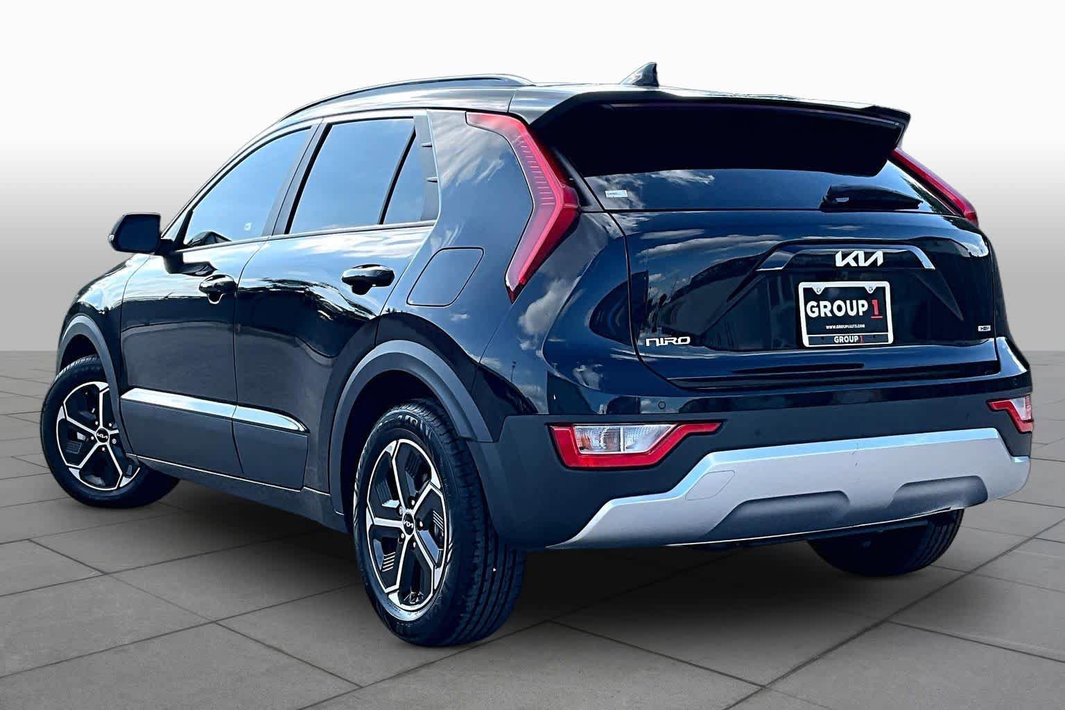 Used 2024 Kia Niro EX FWD image 17