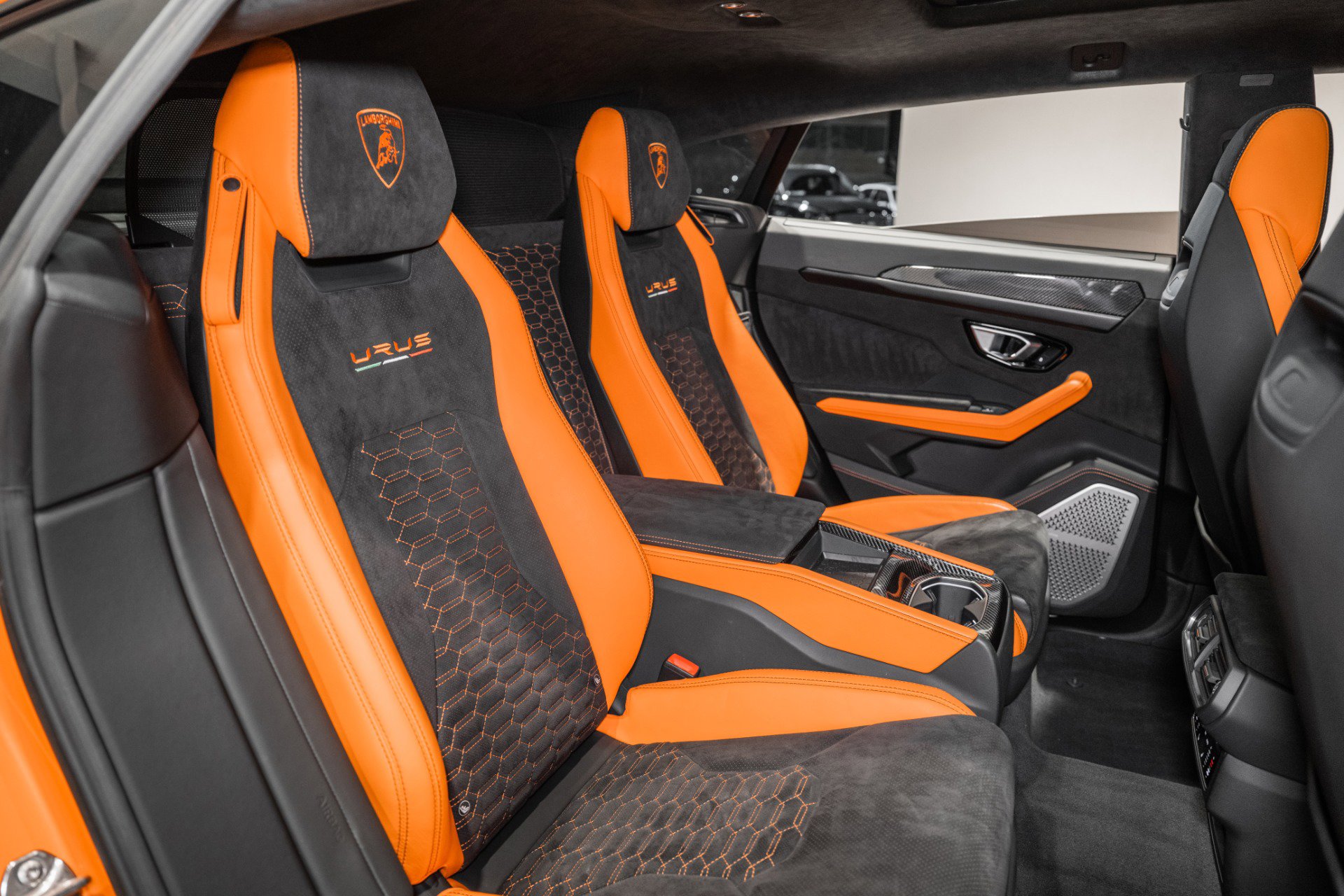 Used 2022 Lamborghini Urus image 24