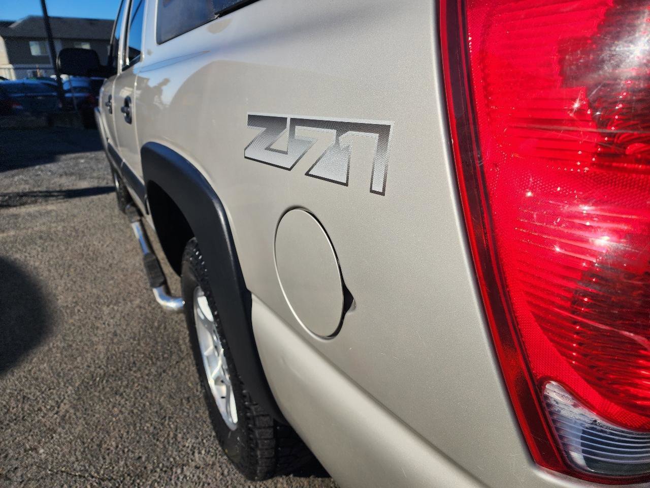 Used 2004 Chevrolet Avalanche Z71 w/ Sun And Sound Package image 36