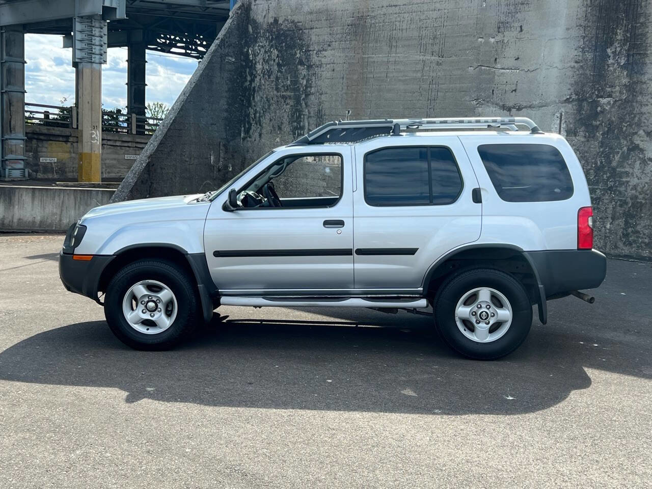 Used 2002 Nissan Xterra XE image 3