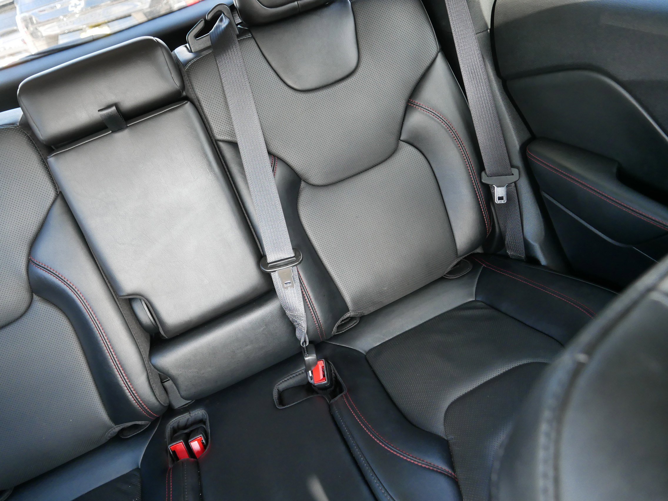 Used 2022 Jeep Cherokee Trailhawk w/ Premium Leather Package AWD/4WD image 14