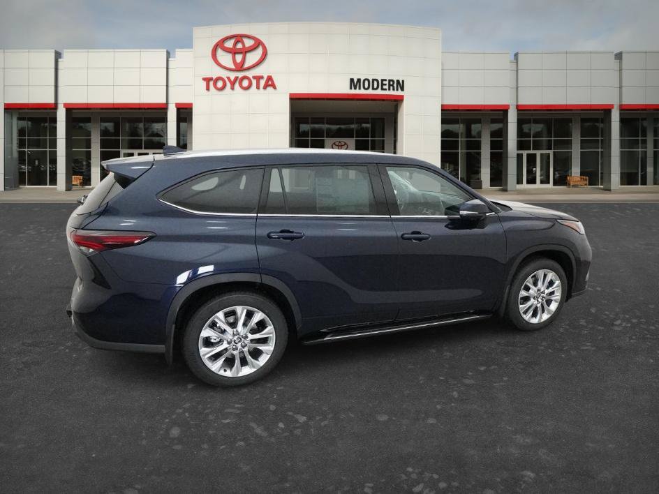 New 2026 Toyota Highlander Limited AWD/4WD image 16