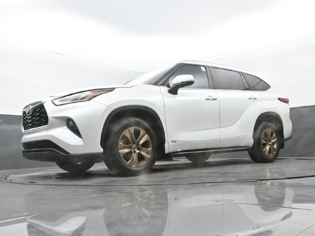 Used 2023 Toyota Highlander Bronze Edition AWD/4WD image 29
