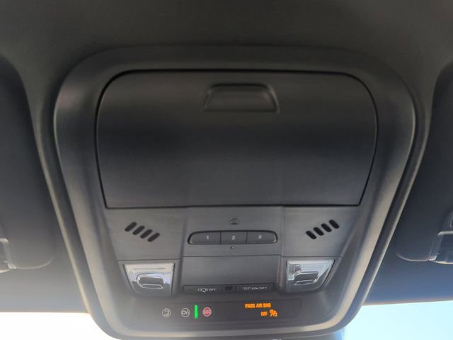 Certified 2023 Cadillac XT4 Luxury w/ Cold Weather Package image 7