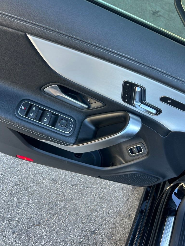 Used 2024 Mercedes-Benz CLA 250 image 25