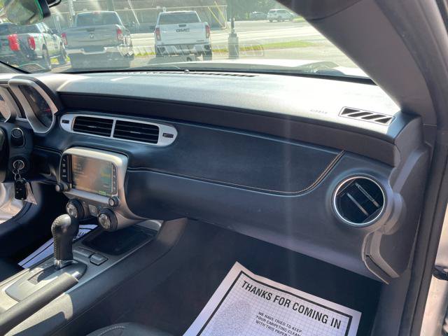 Used 2015 Chevrolet Camaro LT RWD image 26