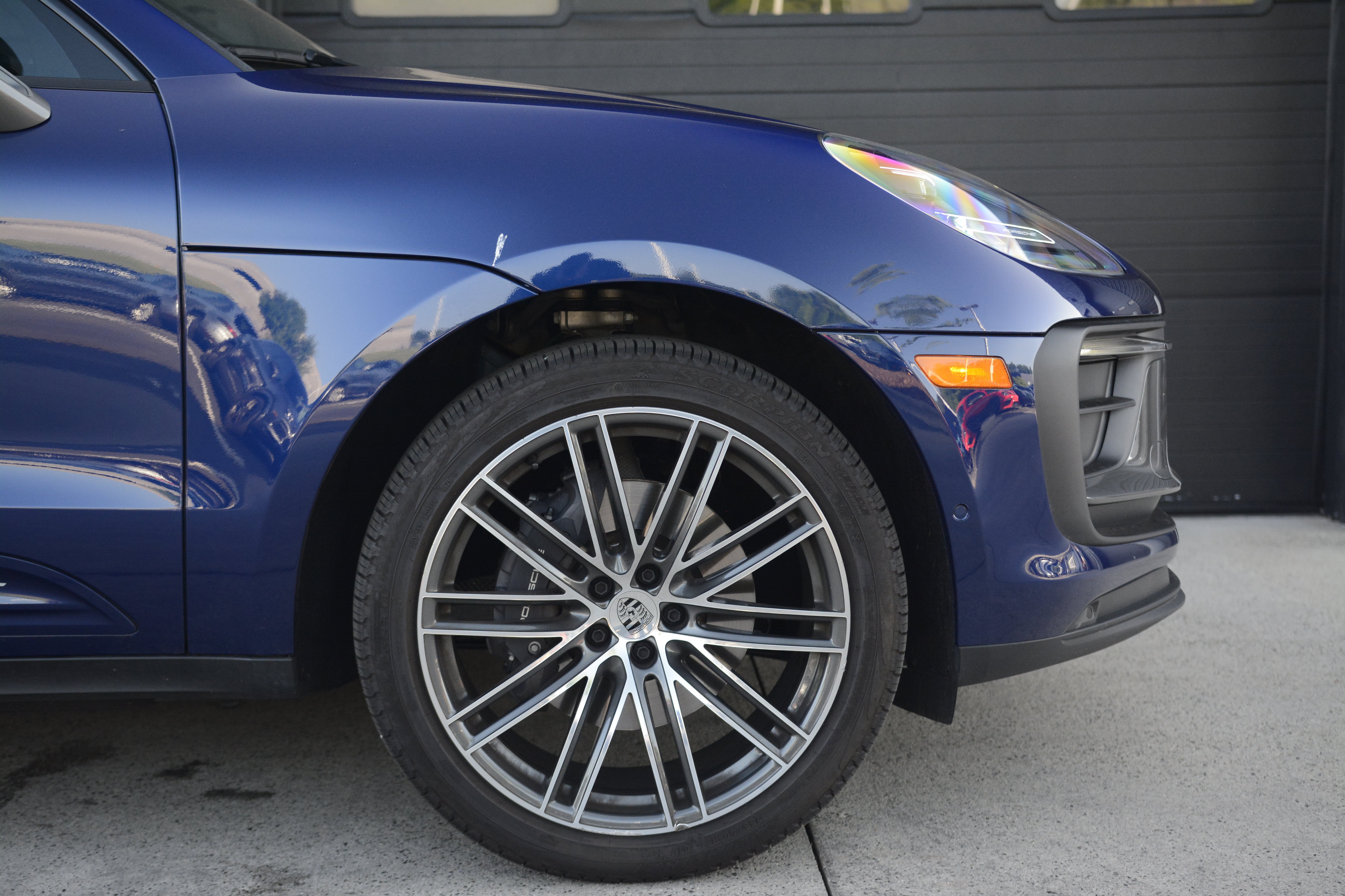 Certified 2026 Porsche Macan Turbo AWD/4WD image 33