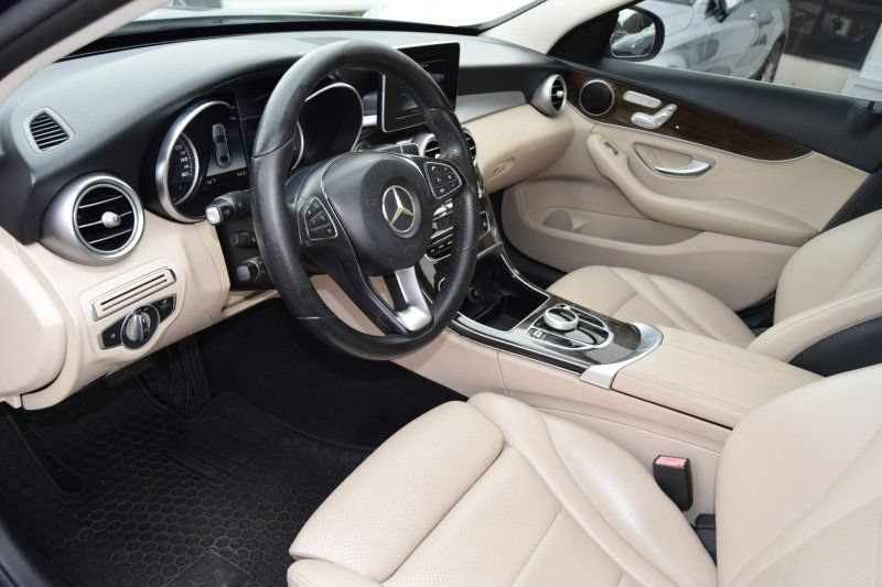 Used 2018 Mercedes-Benz C 300 Sedan w/ Premium Package image 18
