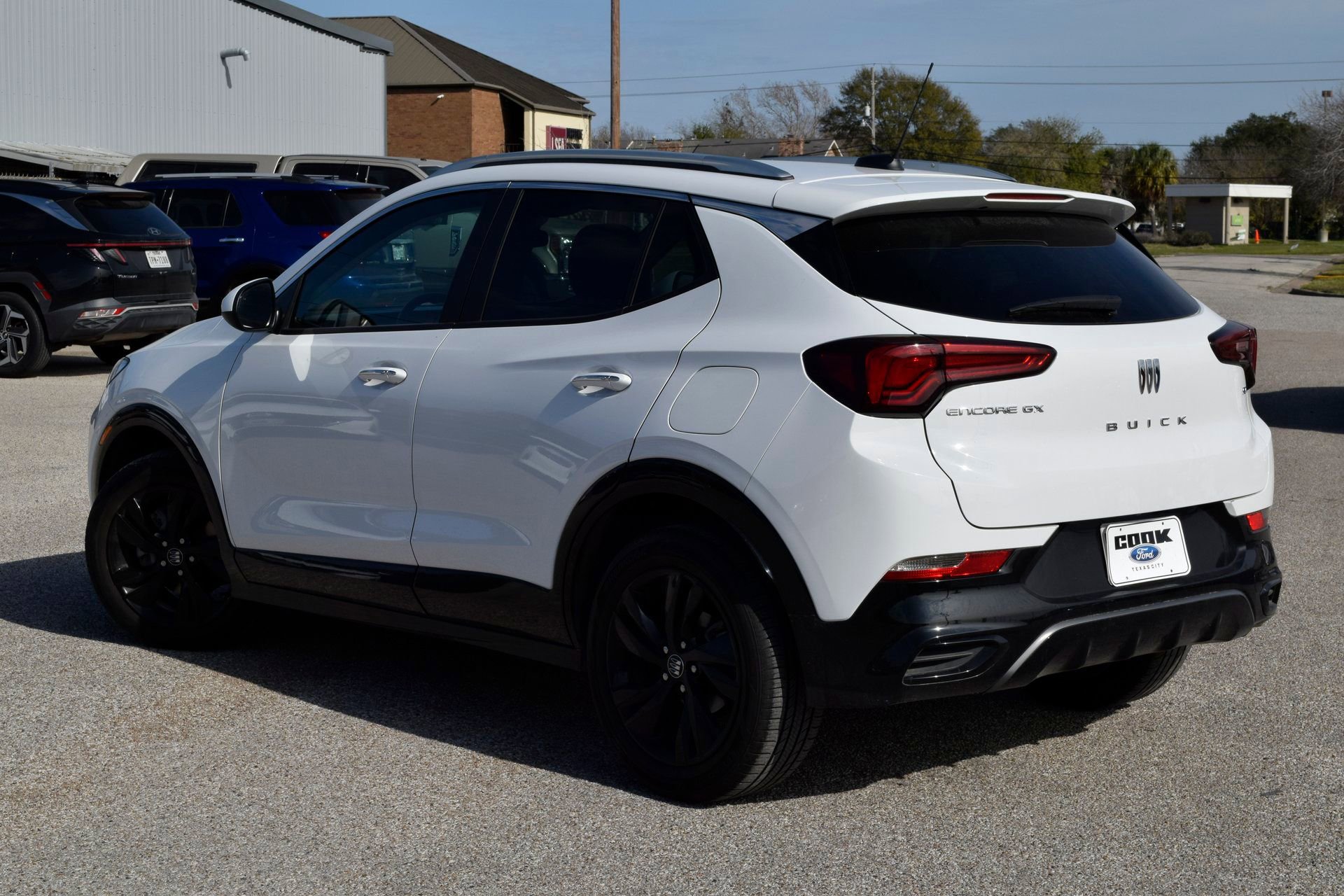 Used 2024 Buick Encore GX Sport Touring image 8