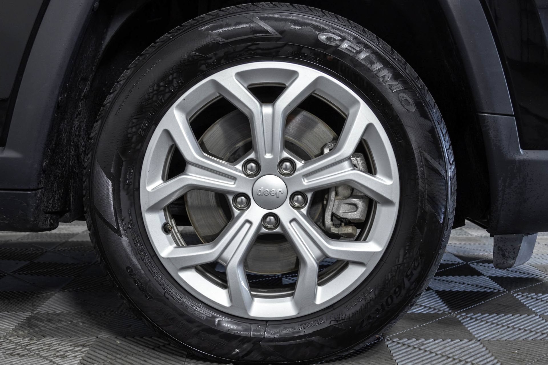 Used 2024 Jeep Compass Latitude AWD/4WD image 41