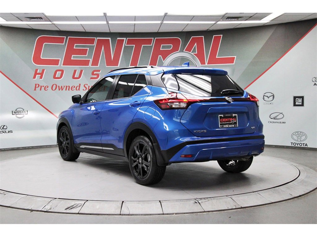 Used 2023 Nissan Kicks SR w/ SR Premium Package image 4