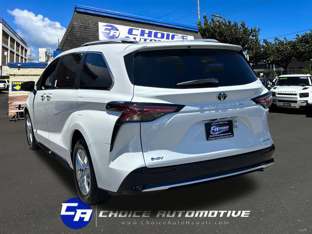 Used 2026 Toyota Sienna Limited FWD image 5