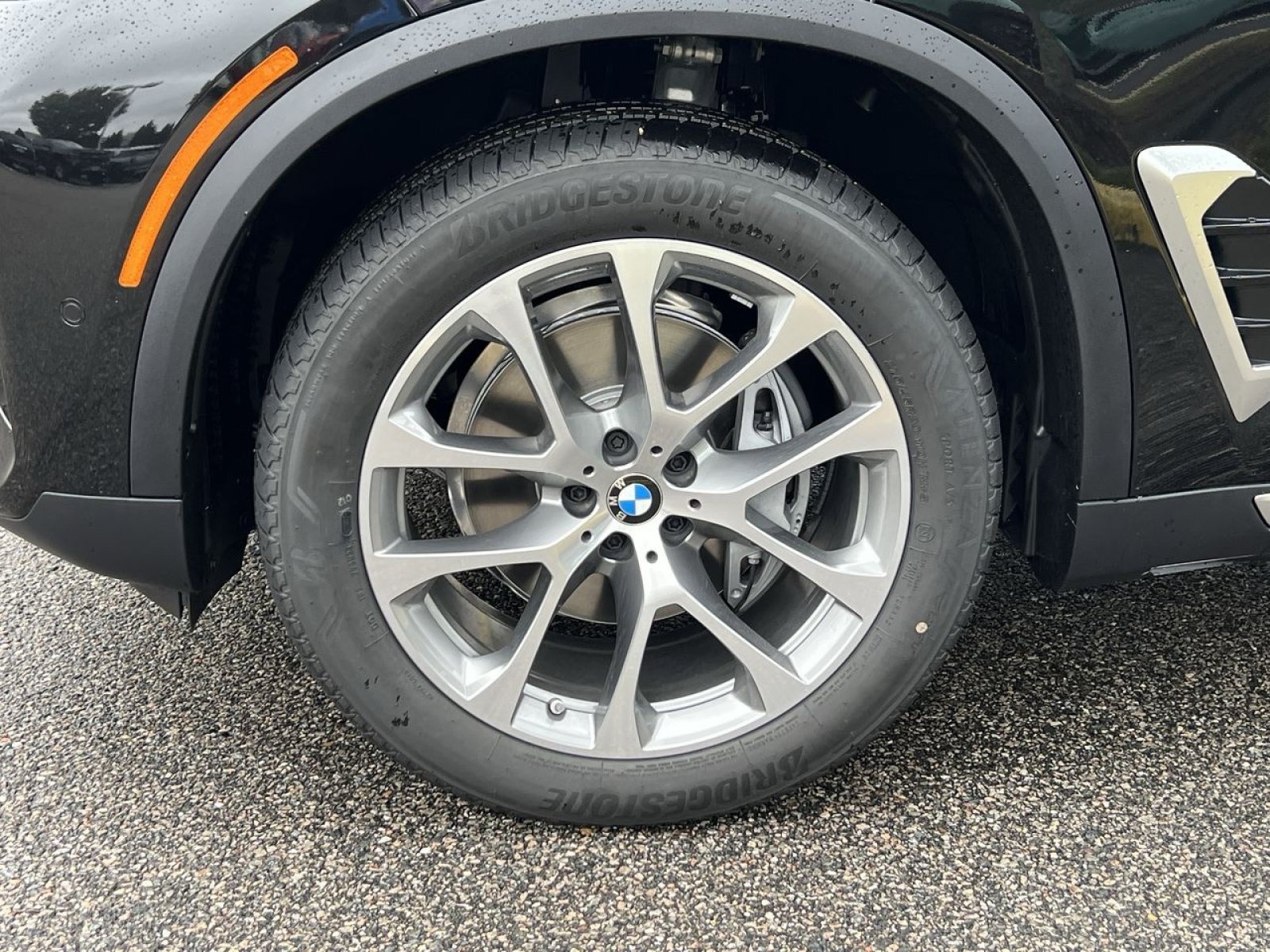 New 2026 BMW X5 xDrive40i w/ Climate Comfort Package AWD/4WD image 9