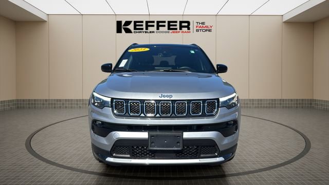 Used 2023 Jeep Compass Limited w/ Elite Group AWD/4WD image 9