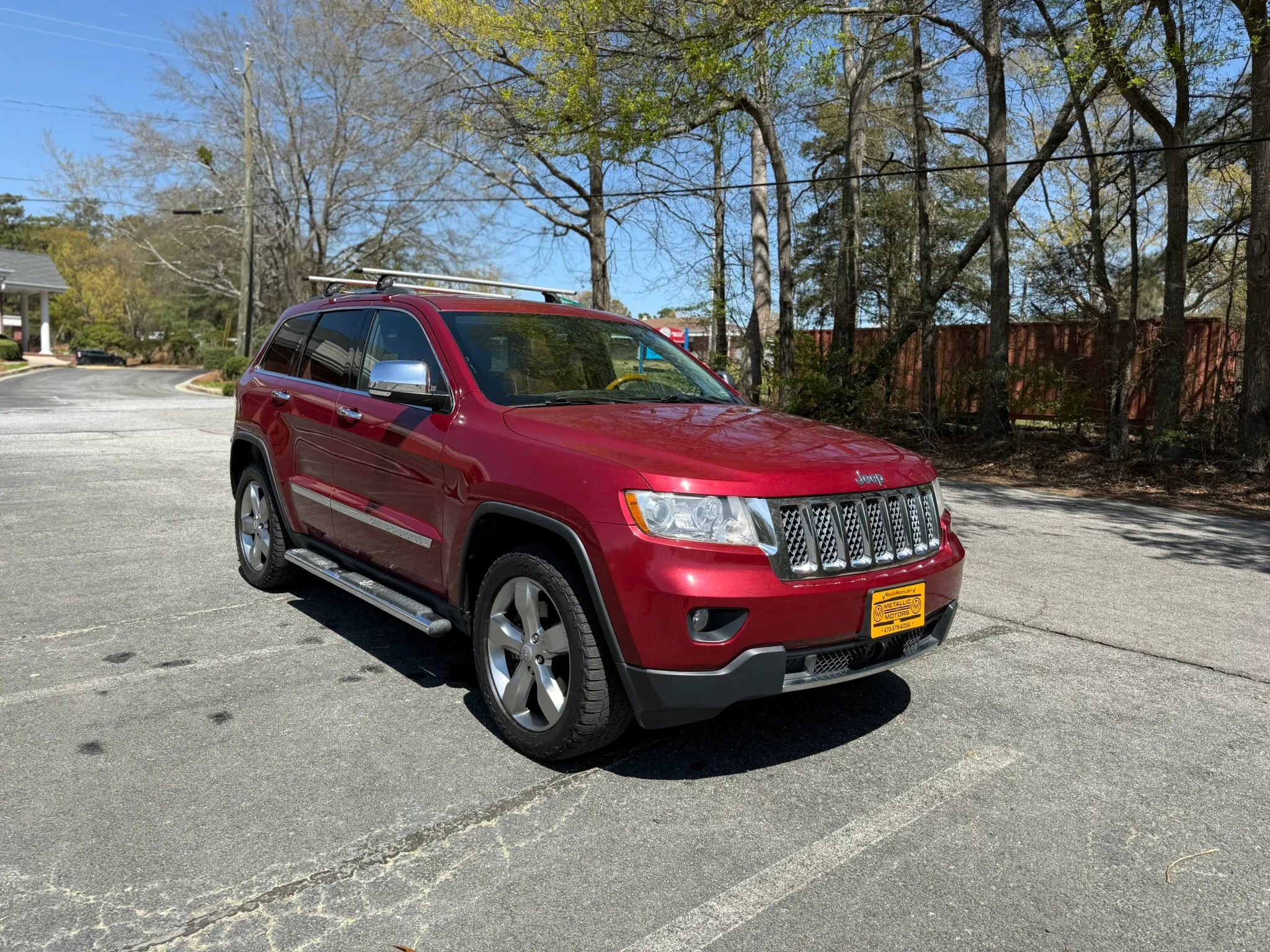 Used 2013 Jeep Grand Cherokee Overland w/ Advance Technology Group AWD/4WD image 10