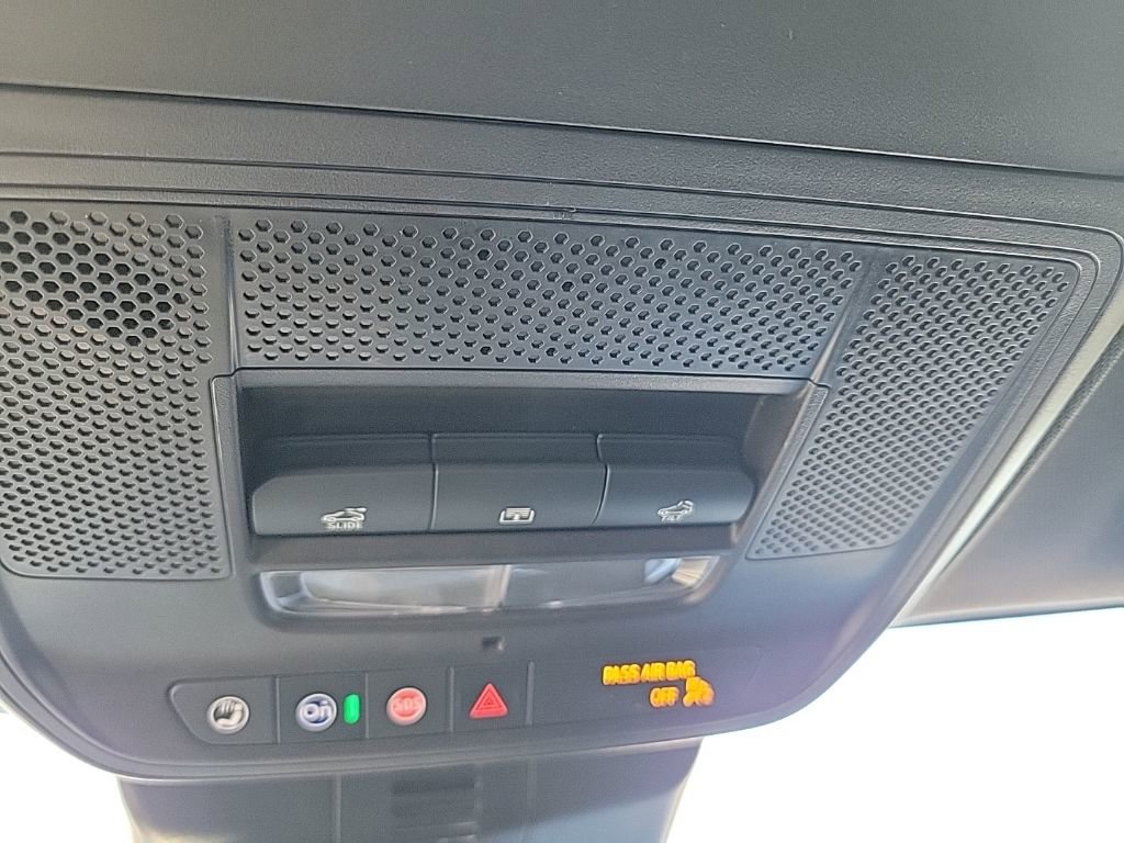 Used 2025 GMC Acadia AT4 w/ Luxury Package image 14