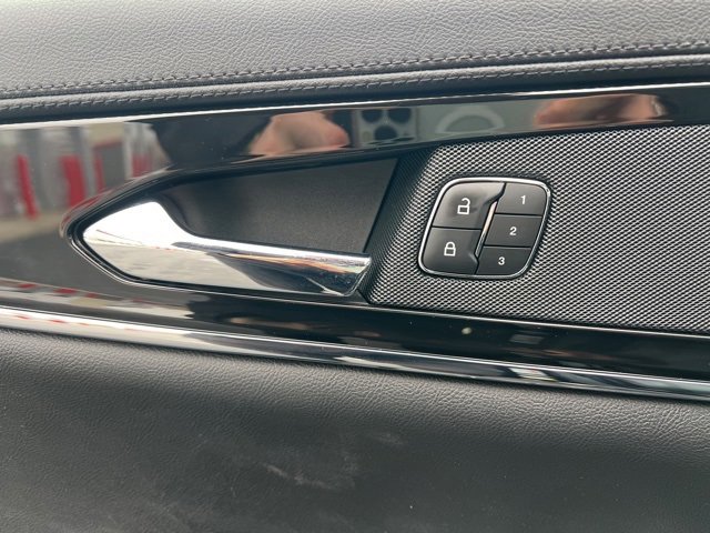 Used 2023 Lincoln Nautilus Reserve image 19