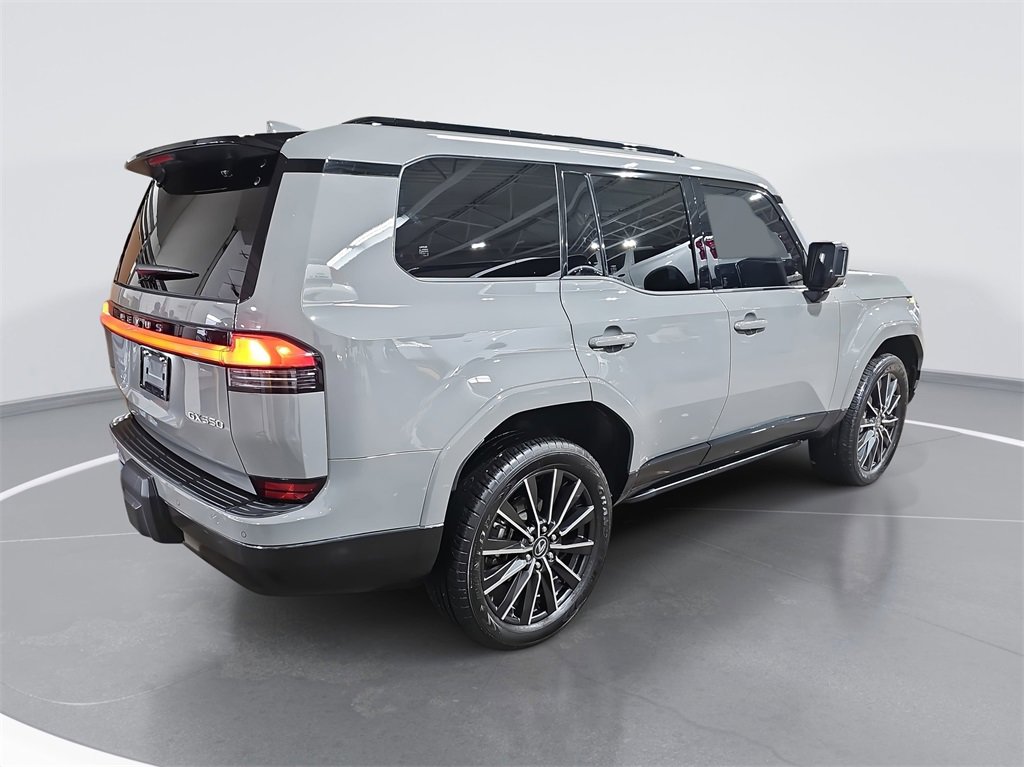 Used 2024 Lexus GX 550 image 3