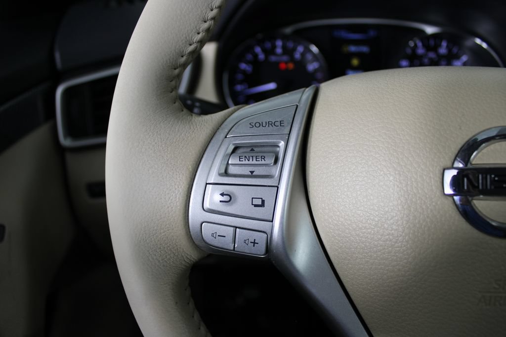Used 2015 Nissan Rogue SL FWD image 24