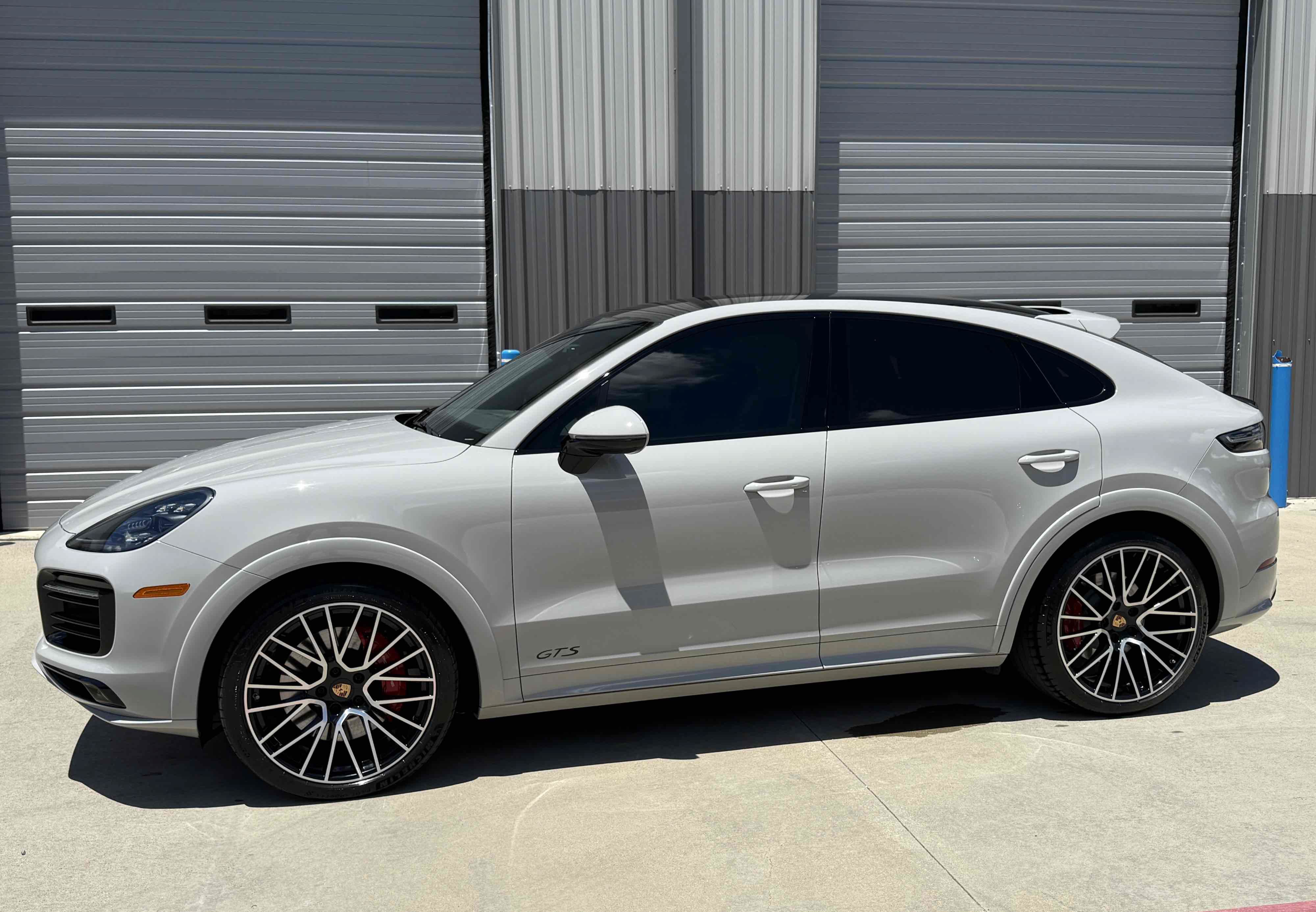 Used 2022 Porsche Cayenne GTS AWD/4WD image 89